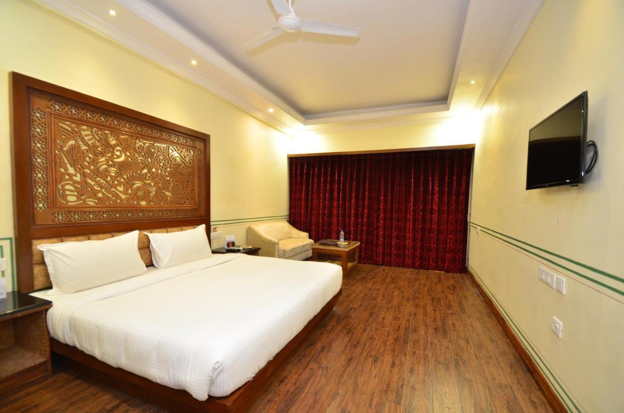 Hotel Aaram Mahal By Pachar Group Udajpur Exteriér fotografie